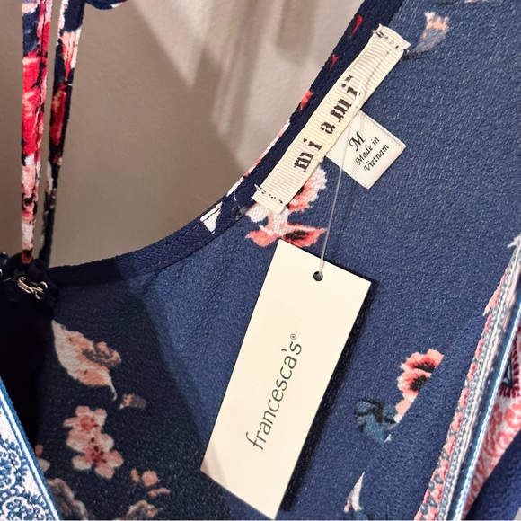 NWT Miami Francesca's Blue Floral V Neck Open Back Short Sleeve Romper Medium - Picture 10 of 10